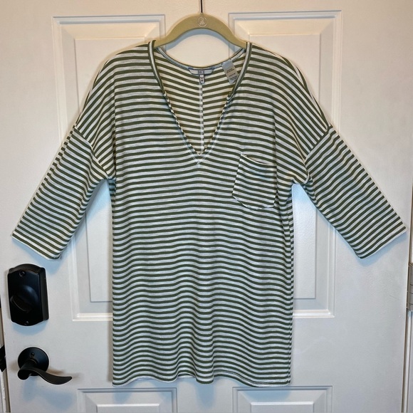 BKE Olive  Green & Off White Striped 3/4 Dolman Sleeve Knit Shirt Top Sz M - Picture 1 of 11